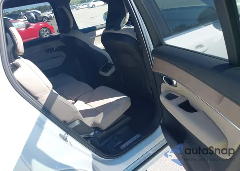 2025 Volvo Xc90 B5 Plus 7-Seater z USA, uszkodzony, nr VIN YV4M12PB4S1375482